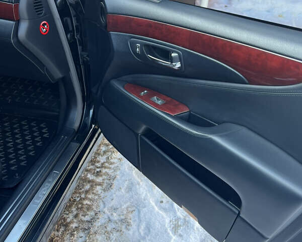 Чорний Лексус ЛС, об'ємом двигуна 4.61 л та пробігом 220 тис. км за 14500 $, фото 30 на Automoto.ua