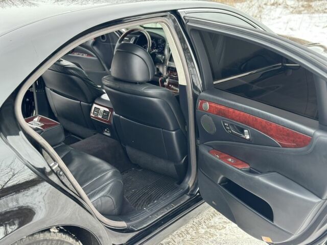 Черный Лексус ЛС, объемом двигателя 4.6 л и пробегом 247 тыс. км за 12000 $, фото 7 на Automoto.ua