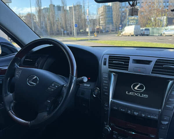 Черный Лексус ЛС, объемом двигателя 4.6 л и пробегом 215 тыс. км за 12400 $, фото 19 на Automoto.ua
