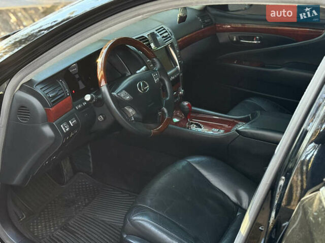 Чорний Лексус ЛС, об'ємом двигуна 4.61 л та пробігом 242 тис. км за 12600 $, фото 8 на Automoto.ua