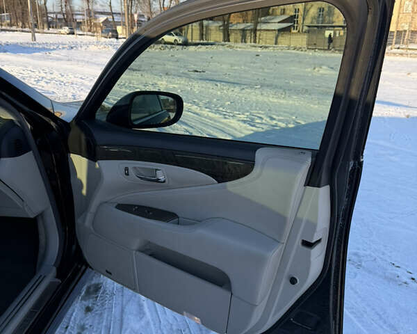 Чорний Лексус ЛС, об'ємом двигуна 4.97 л та пробігом 323 тис. км за 15500 $, фото 36 на Automoto.ua