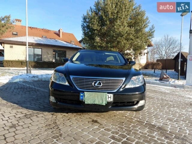 Черный Лексус ЛС, объемом двигателя 4.6 л и пробегом 160 тыс. км за 22499 $, фото 2 на Automoto.ua