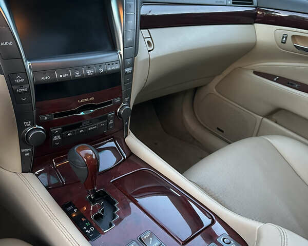 Черный Лексус ЛС, объемом двигателя 4.61 л и пробегом 190 тыс. км за 14500 $, фото 6 на Automoto.ua