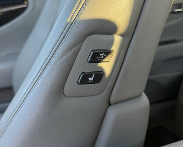 Чорний Лексус ЛС, об'ємом двигуна 4.97 л та пробігом 323 тис. км за 15500 $, фото 19 на Automoto.ua