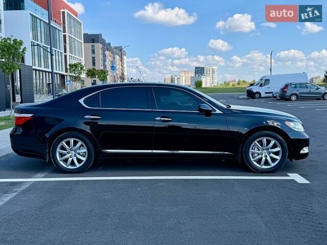 Черный Лексус ЛС, объемом двигателя 4.61 л и пробегом 220 тыс. км за 12500 $, фото 3 на Automoto.ua