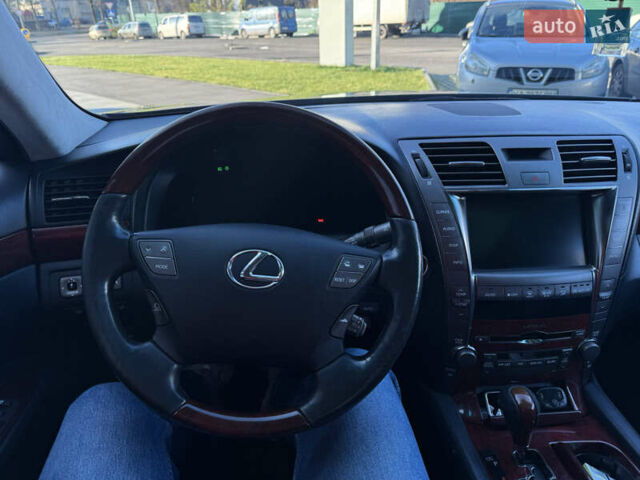 Черный Лексус ЛС, объемом двигателя 4.6 л и пробегом 215 тыс. км за 12400 $, фото 13 на Automoto.ua