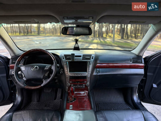 Чорний Лексус ЛС, об'ємом двигуна 4.61 л та пробігом 242 тис. км за 12600 $, фото 13 на Automoto.ua