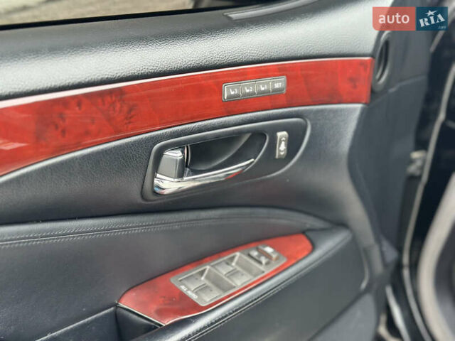 Чорний Лексус ЛС, об'ємом двигуна 4.61 л та пробігом 246 тис. км за 10100 $, фото 13 на Automoto.ua