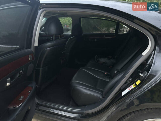 Черный Лексус ЛС, объемом двигателя 5 л и пробегом 142 тыс. км за 16900 $, фото 27 на Automoto.ua