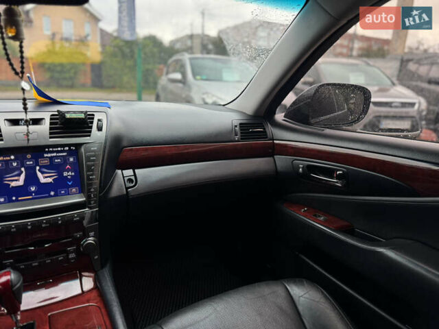 Чорний Лексус ЛС, об'ємом двигуна 4.61 л та пробігом 316 тис. км за 11800 $, фото 17 на Automoto.ua