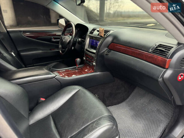 Черный Лексус ЛС, объемом двигателя 4.61 л и пробегом 308 тыс. км за 11999 $, фото 53 на Automoto.ua