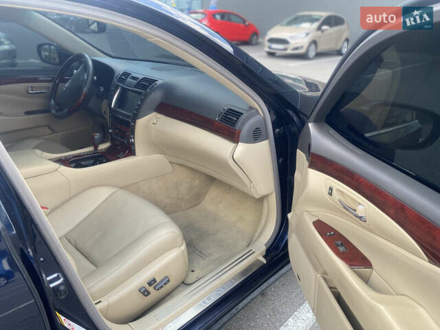 Черный Лексус ЛС, объемом двигателя 4.61 л и пробегом 210 тыс. км за 12500 $, фото 6 на Automoto.ua
