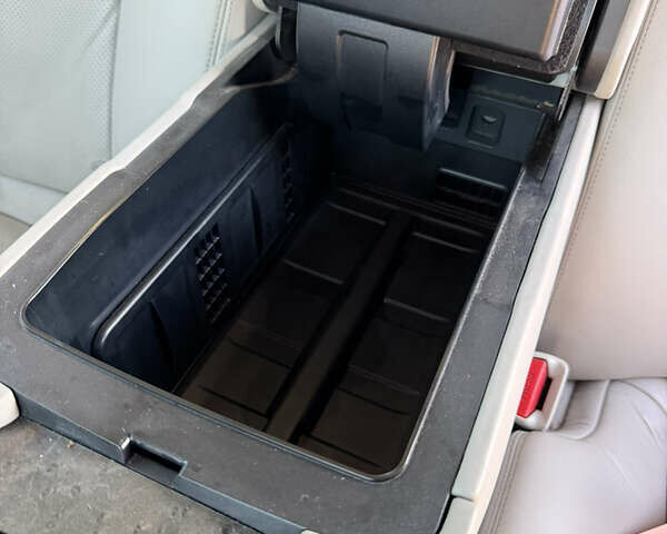 Чорний Лексус ЛС, об'ємом двигуна 4.97 л та пробігом 323 тис. км за 15500 $, фото 26 на Automoto.ua