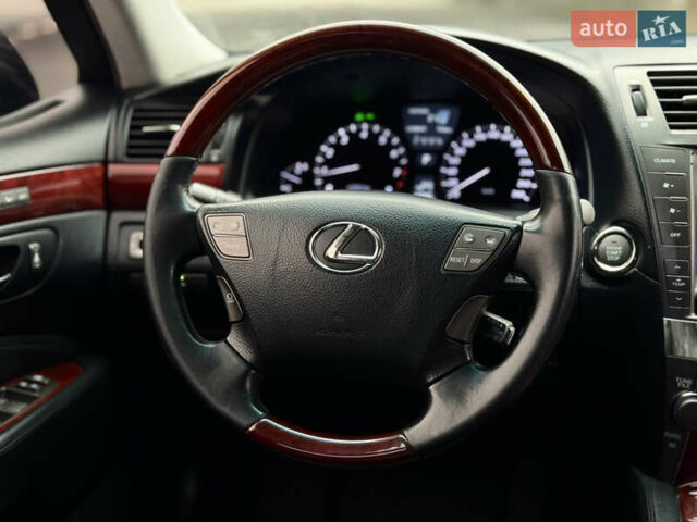 Черный Лексус ЛС, объемом двигателя 4.61 л и пробегом 308 тыс. км за 11999 $, фото 34 на Automoto.ua