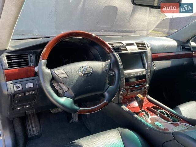 Лексус ЛС 2008 в Луцке на Automoto.ua Черный Лексус ЛС, объемом двигателя 4.61 л и пробегом 267 тыс. км за 10500 $, фото 5 на Automoto.ua