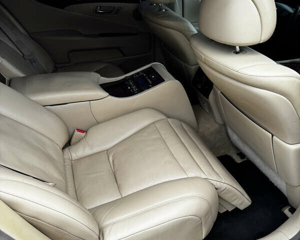 Черный Лексус ЛС, объемом двигателя 4.6 л и пробегом 192 тыс. км за 13500 $, фото 24 на Automoto.ua