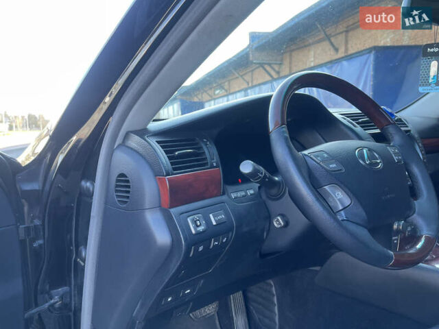 Черный Лексус ЛС, объемом двигателя 4.61 л и пробегом 205 тыс. км за 11000 $, фото 14 на Automoto.ua