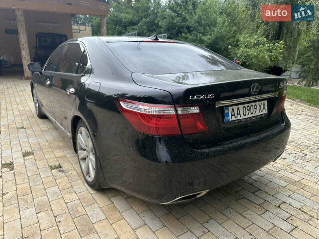 Черный Лексус ЛС, объемом двигателя 5 л и пробегом 142 тыс. км за 16900 $, фото 5 на Automoto.ua