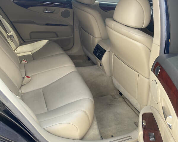 Черный Лексус ЛС, объемом двигателя 4.61 л и пробегом 210 тыс. км за 12500 $, фото 7 на Automoto.ua