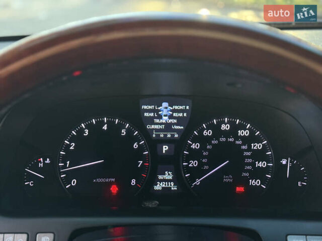 Чорний Лексус ЛС, об'ємом двигуна 4.61 л та пробігом 242 тис. км за 12600 $, фото 12 на Automoto.ua