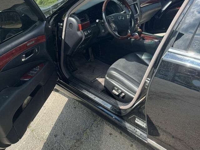 Чорний Лексус ЛС, об'ємом двигуна 0 л та пробігом 160 тис. км за 11500 $, фото 7 на Automoto.ua