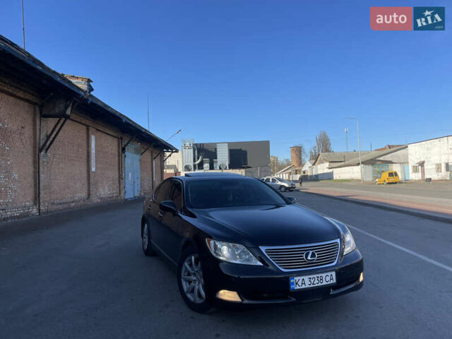 Черный Лексус ЛС, объемом двигателя 4.61 л и пробегом 205 тыс. км за 11000 $, фото 1 на Automoto.ua