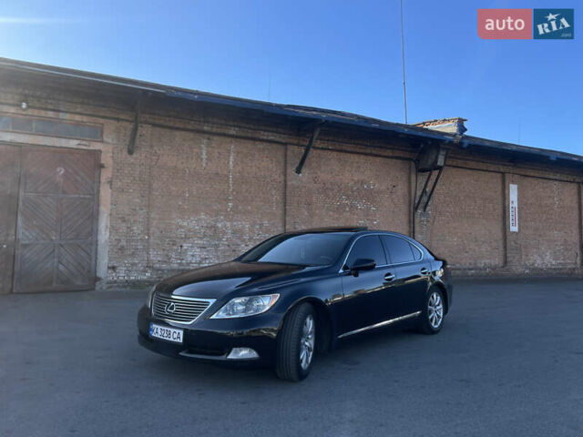 Черный Лексус ЛС, объемом двигателя 4.61 л и пробегом 205 тыс. км за 11000 $, фото 6 на Automoto.ua