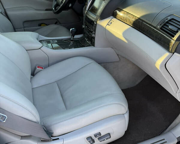 Чорний Лексус ЛС, об'ємом двигуна 4.97 л та пробігом 323 тис. км за 15500 $, фото 35 на Automoto.ua