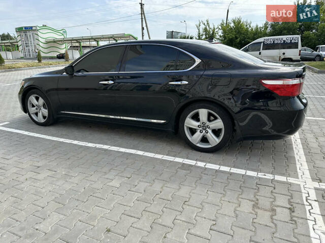 Черный Лексус ЛС, объемом двигателя 4.6 л и пробегом 180 тыс. км за 15700 $, фото 1 на Automoto.ua