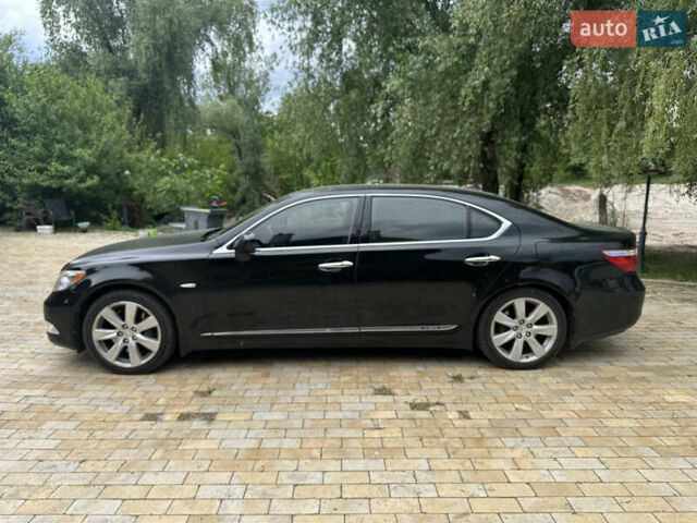 Черный Лексус ЛС, объемом двигателя 5 л и пробегом 142 тыс. км за 16900 $, фото 3 на Automoto.ua