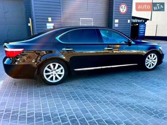 Черный Лексус ЛС, объемом двигателя 4.61 л и пробегом 262 тыс. км за 9500 $, фото 4 на Automoto.ua