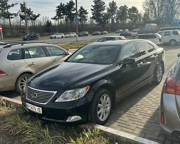 Черный Лексус ЛС, объемом двигателя 4.6 л и пробегом 245 тыс. км за 12000 $, фото 2 на Automoto.ua
