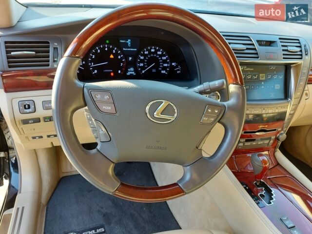 Черный Лексус ЛС, объемом двигателя 4.6 л и пробегом 160 тыс. км за 22499 $, фото 17 на Automoto.ua