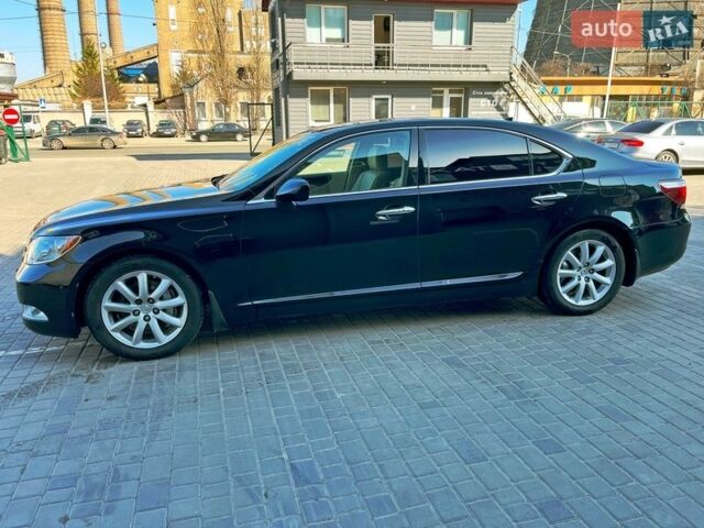 Черный Лексус ЛС, объемом двигателя 4.61 л и пробегом 262 тыс. км за 9500 $, фото 1 на Automoto.ua