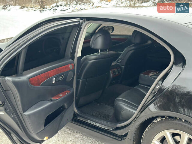 Чорний Лексус ЛС, об'ємом двигуна 4.61 л та пробігом 246 тис. км за 10100 $, фото 10 на Automoto.ua