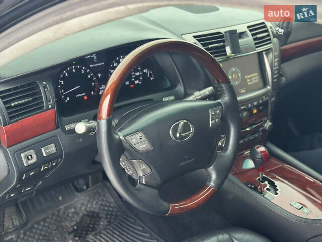 Чорний Лексус ЛС, об'ємом двигуна 4.61 л та пробігом 246 тис. км за 10100 $, фото 14 на Automoto.ua
