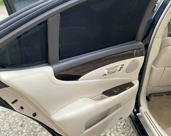 Чорний Лексус ЛС, об'ємом двигуна 4.61 л та пробігом 290 тис. км за 7999 $, фото 22 на Automoto.ua