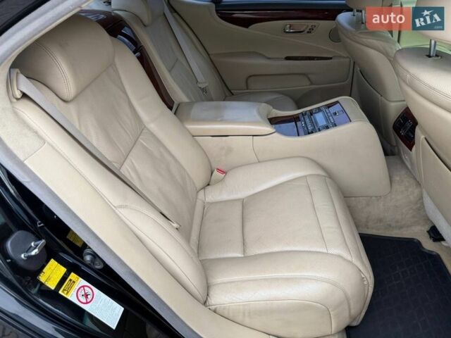 Черный Лексус ЛС, объемом двигателя 4.61 л и пробегом 188 тыс. км за 7900 $, фото 27 на Automoto.ua