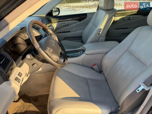 Черный Лексус ЛС, объемом двигателя 4.97 л и пробегом 323 тыс. км за 12500 $, фото 11 на Automoto.ua