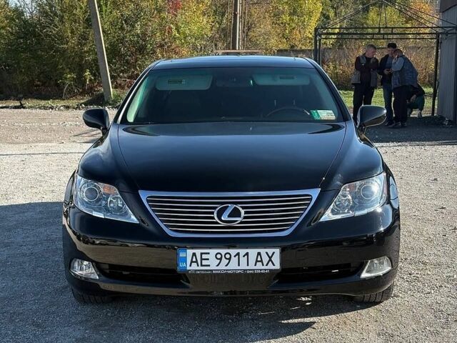Черный Лексус ЛС, объемом двигателя 4.6 л и пробегом 8 тыс. км за 35900 $, фото 1 на Automoto.ua
