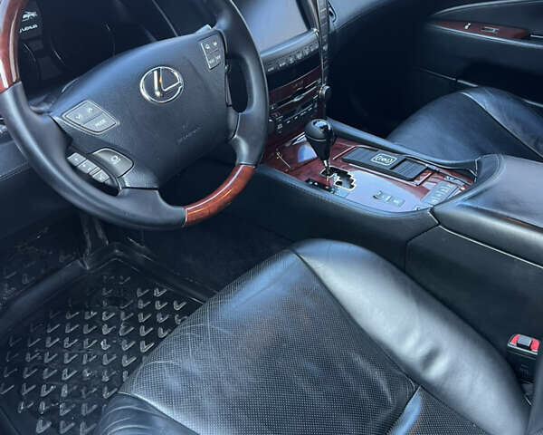 Чорний Лексус ЛС, об'ємом двигуна 4.61 л та пробігом 220 тис. км за 14500 $, фото 25 на Automoto.ua
