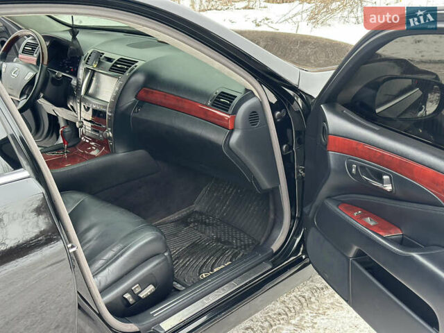 Чорний Лексус ЛС, об'ємом двигуна 4.61 л та пробігом 246 тис. км за 10100 $, фото 11 на Automoto.ua