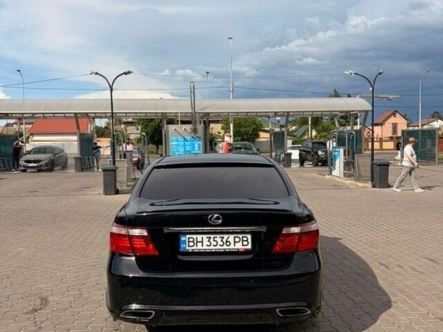 Черный Лексус ЛС, объемом двигателя 4.61 л и пробегом 300 тыс. км за 10500 $, фото 3 на Automoto.ua