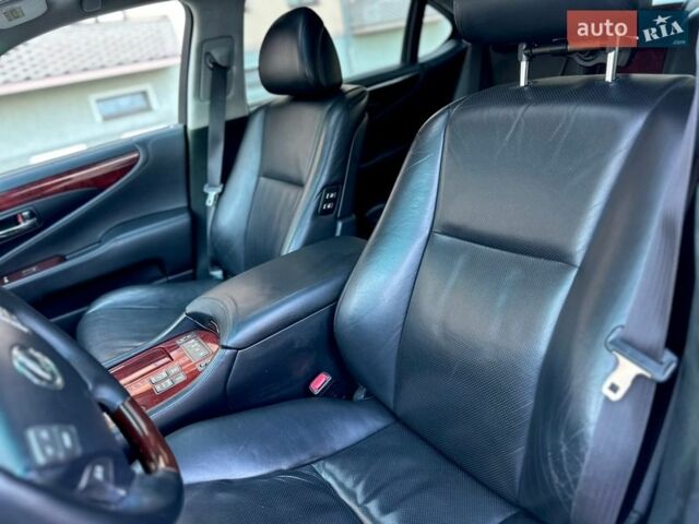 Чорний Лексус ЛС, об'ємом двигуна 4.97 л та пробігом 268 тис. км за 12500 $, фото 24 на Automoto.ua