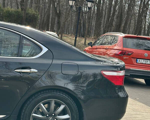 Чорний Лексус ЛС, об'ємом двигуна 4.61 л та пробігом 315 тис. км за 13888 $, фото 4 на Automoto.ua