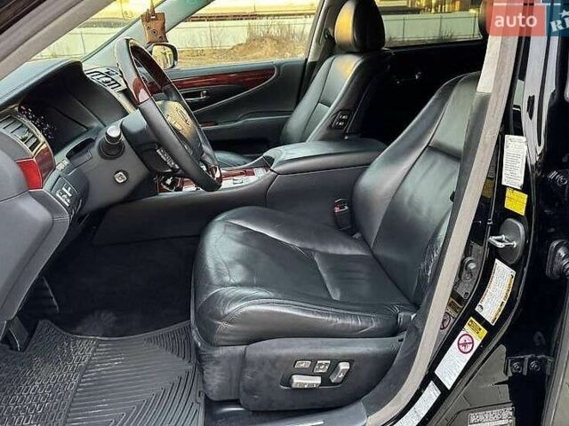 Черный Лексус ЛС, объемом двигателя 4.97 л и пробегом 282 тыс. км за 12500 $, фото 4 на Automoto.ua