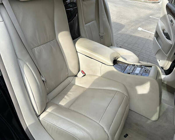 Чорний Лексус ЛС, об'ємом двигуна 4.61 л та пробігом 315 тис. км за 13888 $, фото 10 на Automoto.ua