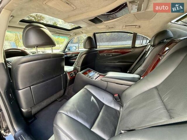 Черный Лексус ЛС, объемом двигателя 4.61 л и пробегом 268 тыс. км за 9400 $, фото 18 на Automoto.ua