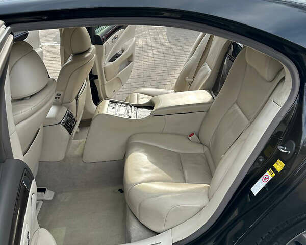 Чорний Лексус ЛС, об'ємом двигуна 4.61 л та пробігом 315 тис. км за 13888 $, фото 13 на Automoto.ua