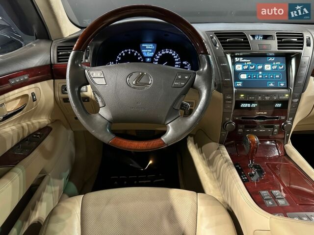 Черный Лексус ЛС, объемом двигателя 4.61 л и пробегом 82 тыс. км за 14500 $, фото 13 на Automoto.ua